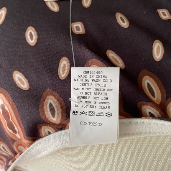 Multi colored Dress. Like new. - Picture 4 of 6